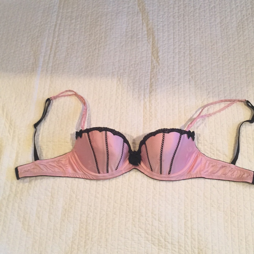Victoria’s Secret bra, 32D